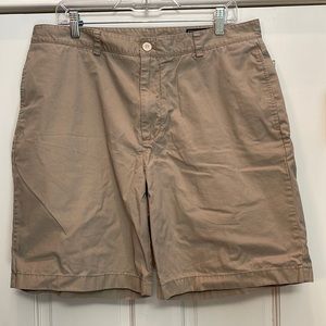 Vineyard Vines 9” Club Short flat front khaki